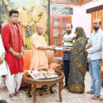 CM Yogi met Deepak's family