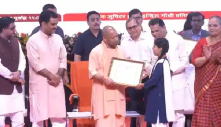 छात्रवृत्ति से वंचित पांच लाख से अधिक छात्रों को दीपावली से पहले दी जाएगी छात्रवृत्ति: सीएम योगी