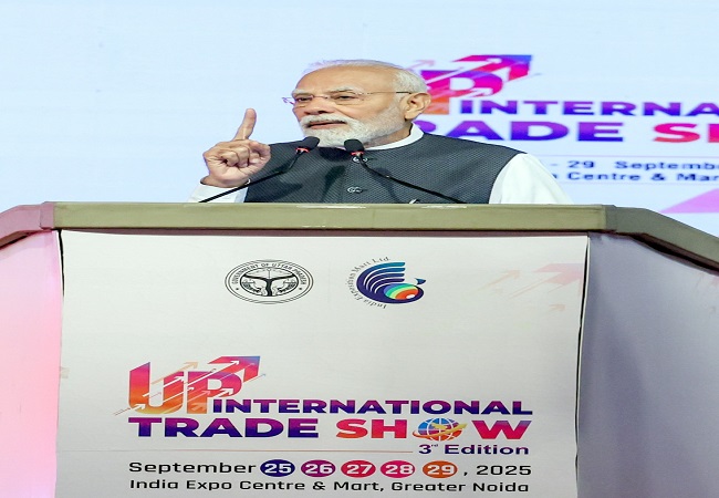 मुख्यमंत्री योगी आदित्यनाथ के नेतृत्व में तेजी के साथ प्रगति कर रहा है उत्तर प्रदेश- पीएम