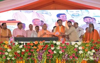 CM Yogi handed over the keys of flats to 120 families in Gorakhpur.