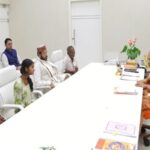 The family members of the deceased Hariom met CM Yogi.