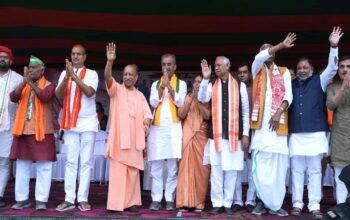 UP CM Yogi roared in Siwan, Bihar