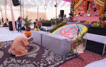 CM Yogi participated in the celebrations organized on the 556th Prakash Parv.
