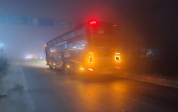 The speed of buses should not exceed 40 kmph in fog.