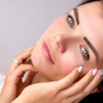 सर्दियों में ऑयली स्किन से है परेशान, तो अपनाएं यह टिप्स