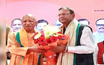CM Yogi congratulated the newly elected state president Pankaj Chaudhary.