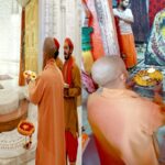 CM Yogi bowed his head at the feet of Ram Lalla.