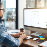 ऑफिस डेस्क पर न रखें ये चीजें, वरना रुक जाएगी तरक्की