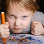 इन तरीकों से बच्चों को गुस्से से रखे दूर