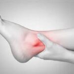 एड़ियों के दर्द से आराम ये नुस्खें दिलाएंगे