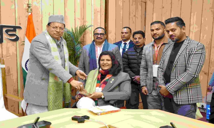 Dr. Deepa Malik met CM Dhami