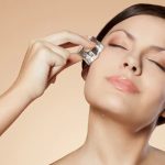 फेस पर करें बर्फ का इस्तेमाल, मिलेगा गज़ब निखार