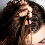 ऑयली बालों की समस्या, तो इस्तेमाल करें ये कंडीशनर