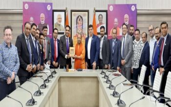 Delegation of Canadian Hindu Chambers of Commerce meets CM Yogi