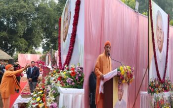 CM Yogi pays tribute to Kalyan Singh on his 94th birth anniversary