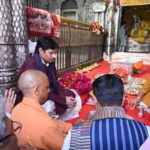 CM Yogi and Nitin Nabin visited Banke Bihari temple.