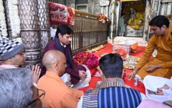 CM Yogi and Nitin Nabin visited Banke Bihari temple.