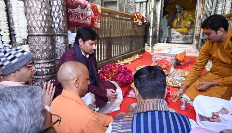 CM Yogi and Nitin Nabin visited Banke Bihari temple.