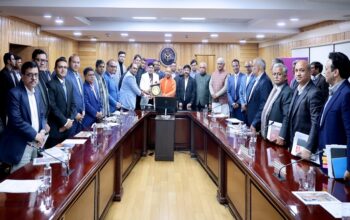 CM Yogi holds a special meeting with entrepreneurs.