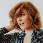 सर्दियों में इन हेयरस्टाइल से बने स्टाइलिश