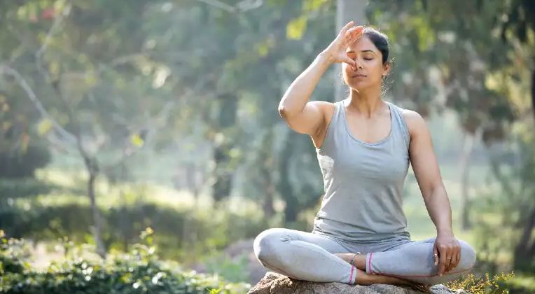 हाई ब्लड प्रेशर को कंट्रोल करता है ये योगासन