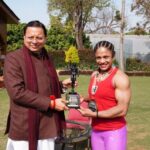 CM Dhami honored bodybuilder Pratibha Thapliyal