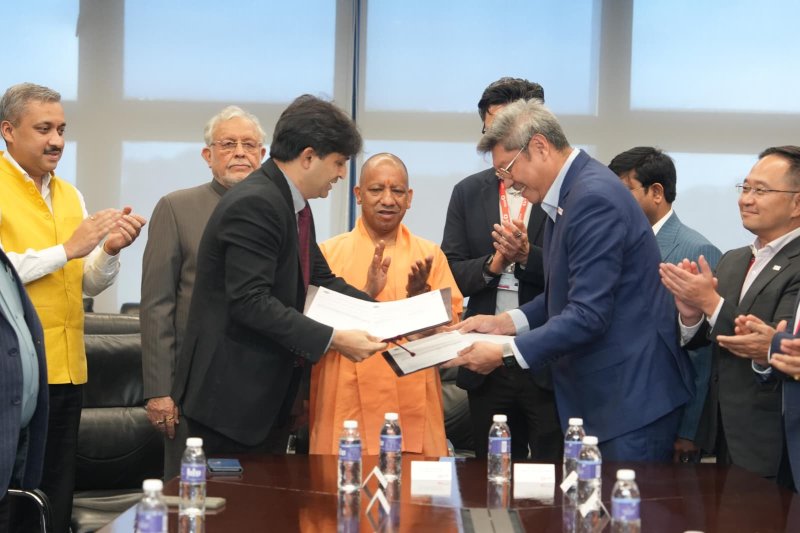 जेवर एयरपोर्ट पर दो प्रोजेक्ट्स में 4458 करोड़ रुपये निवेश करेगी एआई सैट्स