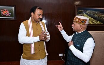 Keshav Maurya met Governor Shiv Pratap Shukla