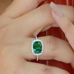 इन लोगों को नहीं धारण करना चाहिए पन्ना रत्न, जानें नियम