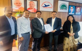 YEIDA CEO hands over Letter of Intent to AM Group representatives