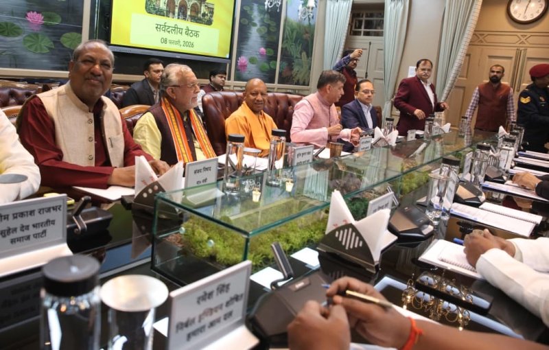 जनता से जुड़े मुद्दों को सदन में रखें, स्वस्थ चर्चा से कराएं प्रदेश का विकासः योगी