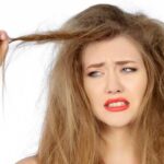 आपकी खूबसूरती को बर्बाद करते हैं उलझे-बिखरे बाल, ऐसेसुलझाएं इन्हें