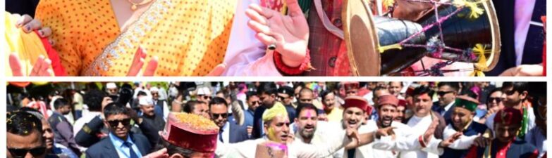 Artists indulge in Holi colours at CM's residence