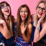 इन नेचुरल चीजों से करें अपने बालों को कलर