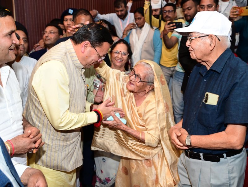 हल्द्वानी में वरिष्ठ नागरिक सम्मान समारोह में बोले मुख्यमंत्री, बुजुर्ग समाज की अमूल्य धरोहर