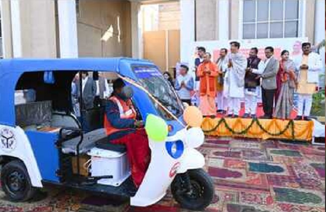 women e-rickshaw pilots