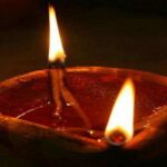 मुख्य द्वार पर जलाएं दीपक, इन समस्याओं का होगा निवारण