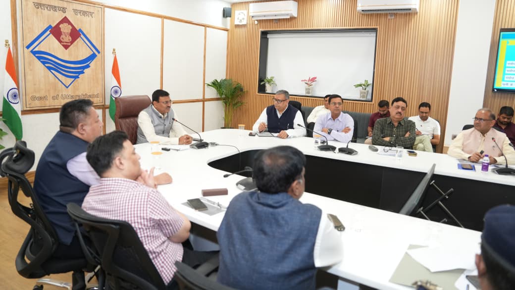 मानसून से पहले गड्ढामुक्त हो जाएं सड़कें-सीएस
