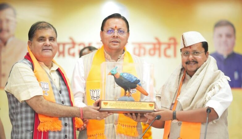 CM Dhami and Mahendra Bhatt felicitated Nitin Nabeen