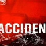 लोहे की छड़ों से लदा ट्रक पलटा, 15 लोगों की मौत