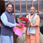 छत्तीसगढ़ पहुंचे उप्र के मुख्यमंत्री योगी आदित्यनाथ, मुख्यमंत्री साय ने किया स्वागत