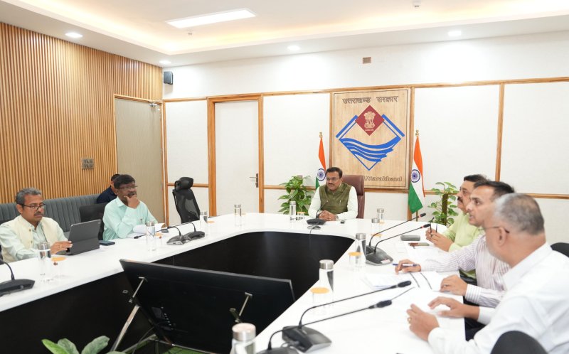 निवेश प्रस्तावों में देरी पर मुख्य सचिव सख्त, जिलाधिकारियों को दिए त्वरित निस्तारण के निर्देश