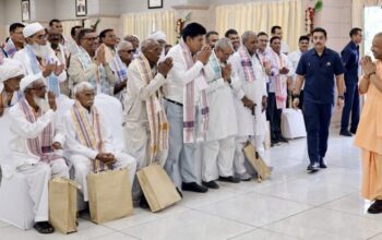 Farmers shared their experiences with CM Yogi