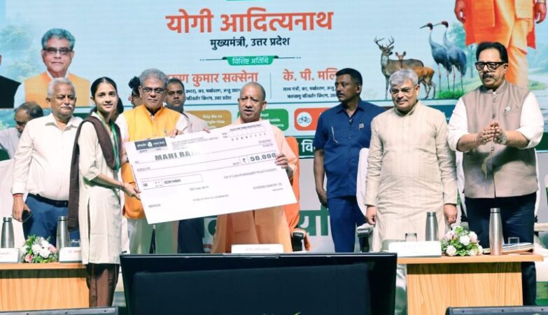 Students and village heads expressed their gratitude to CM Yogi.