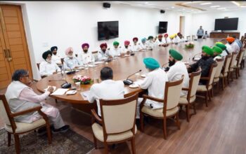 Punjab farmers submit memorandum to Governor demanding legal guarantee of MSP