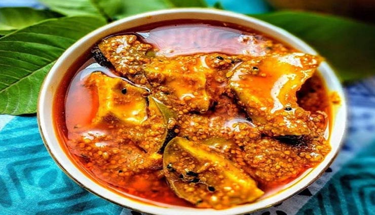 बचा हुआ अचार का तेल हैं बड़े काम का, जानें इसका इस्तेमाल