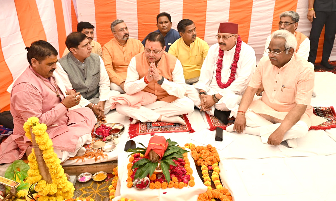 हरिद्वार गंगा कॉरिडोर को मिली रफ्तार, CM ने 235 करोड़ की विकास परियोजनाओं का किया भूमि पूजन व शिलान्यास