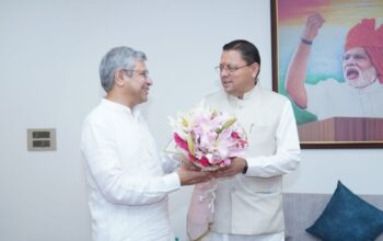 CM Dhami placed major proposals before the Railway Minister