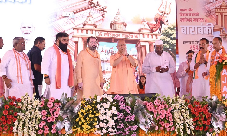 बुजुर्गों से बोले सीएम योगी- युवाओं को सपा की गुंडागर्दी, उपद्रव व लूट के बारे में बताइए