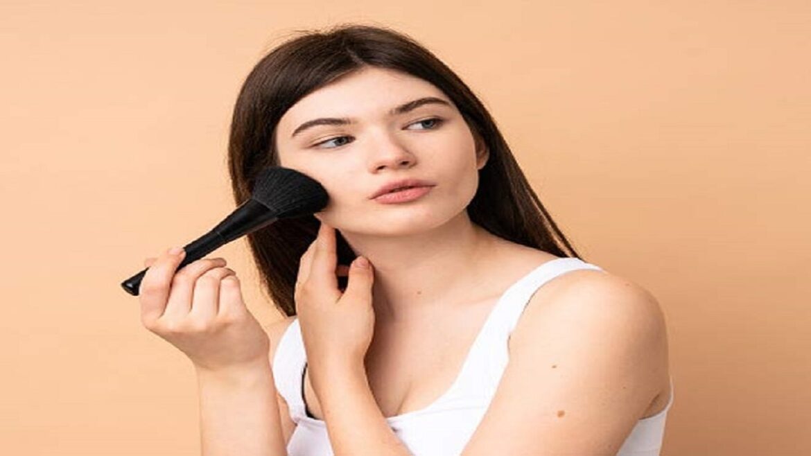 मोटा चेहरे पर मेकअप करते समय इन बातों का रखें ध्यान